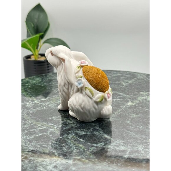 Vintage 1950s Porcelain Pin Cushion White Bunny Rabbit with Applied Flowers - Picture 4 of 11